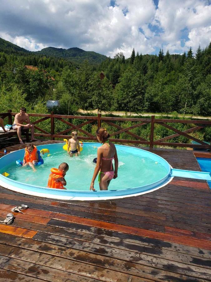 Edelweiss Carpathians Migovo Hotell Exteriör bild