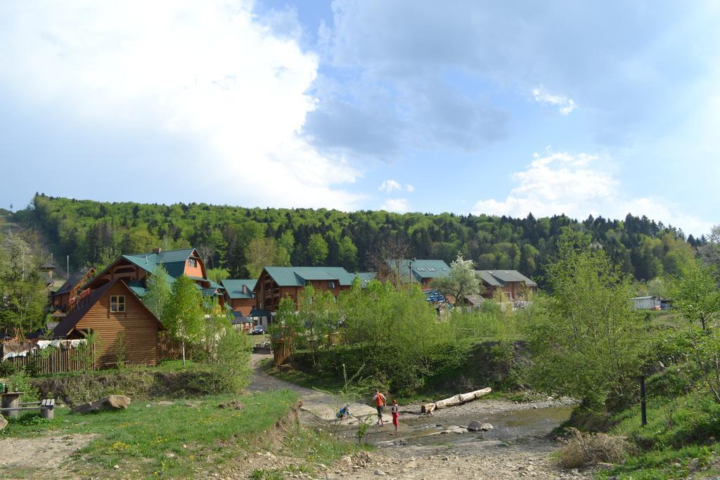 Edelweiss Carpathians Migovo Hotell Exteriör bild