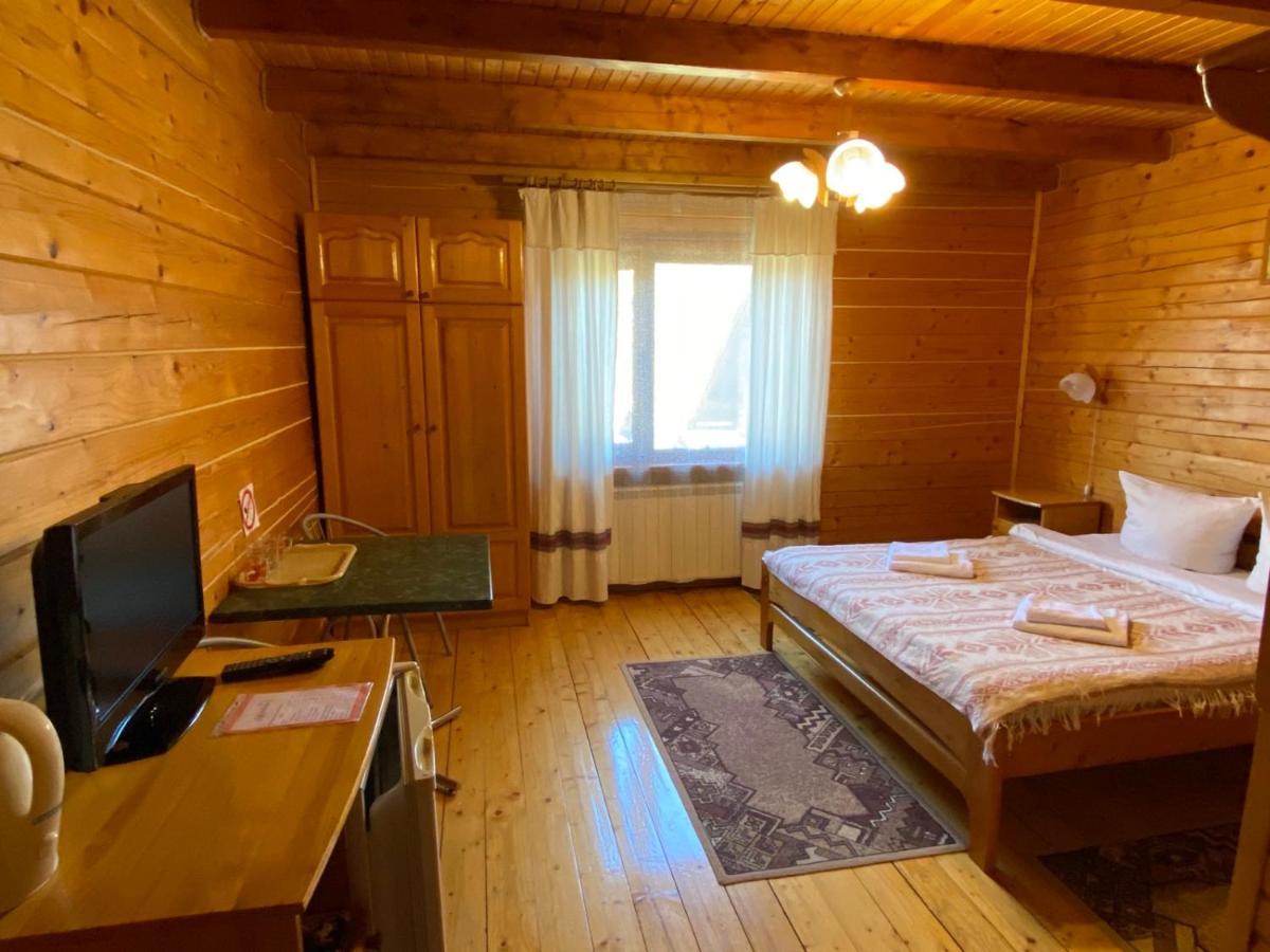 Edelweiss Carpathians Migovo Hotell Exteriör bild